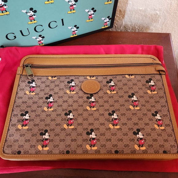 🔥FINAL PRICE🔥 GUCCI Rare Disney Mickey Mouse Clutch - Picture 7 of 10